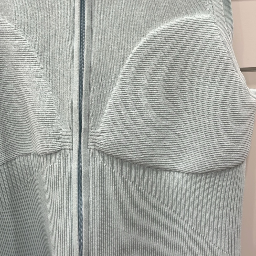 2023 Lululemon Athletica Tight-Fit Knit Bodysuit in Powder Blue Size Lar… - Picture 13 of 13